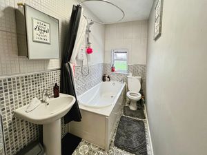 Bathroom - click for photo gallery